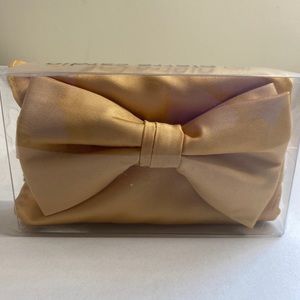 Gold Pre tied Bow Tie and pocket square set NWT